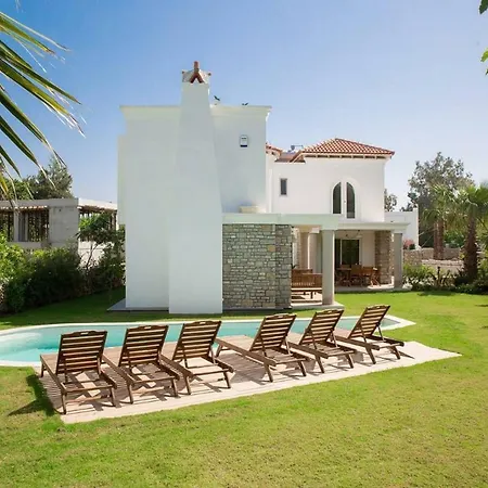 Lux With Private Pool And Jacuzzi Villa